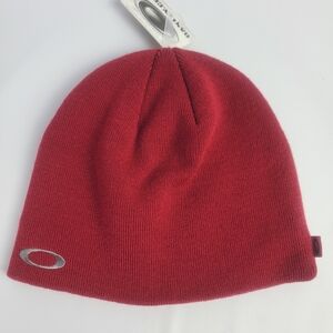 Oakley Logo Crimson Red Knit Hat Beanie Winter Outdoor Active Unisex
